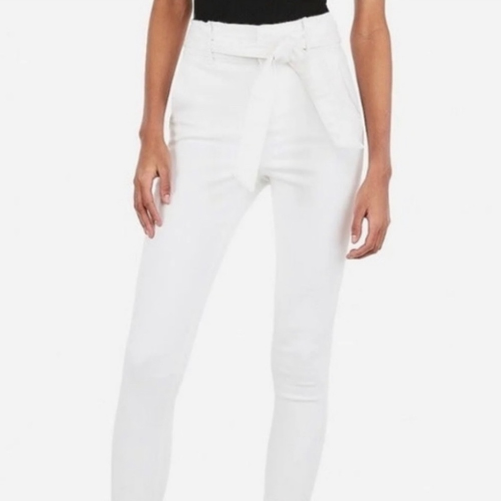 EXPRESS- Highwaisted Paperbag Skinny jeans- Size 6